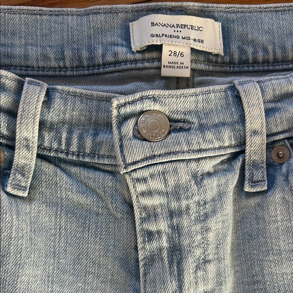 Banana Republic Girlfriend Mid-Rise light wash Jeans